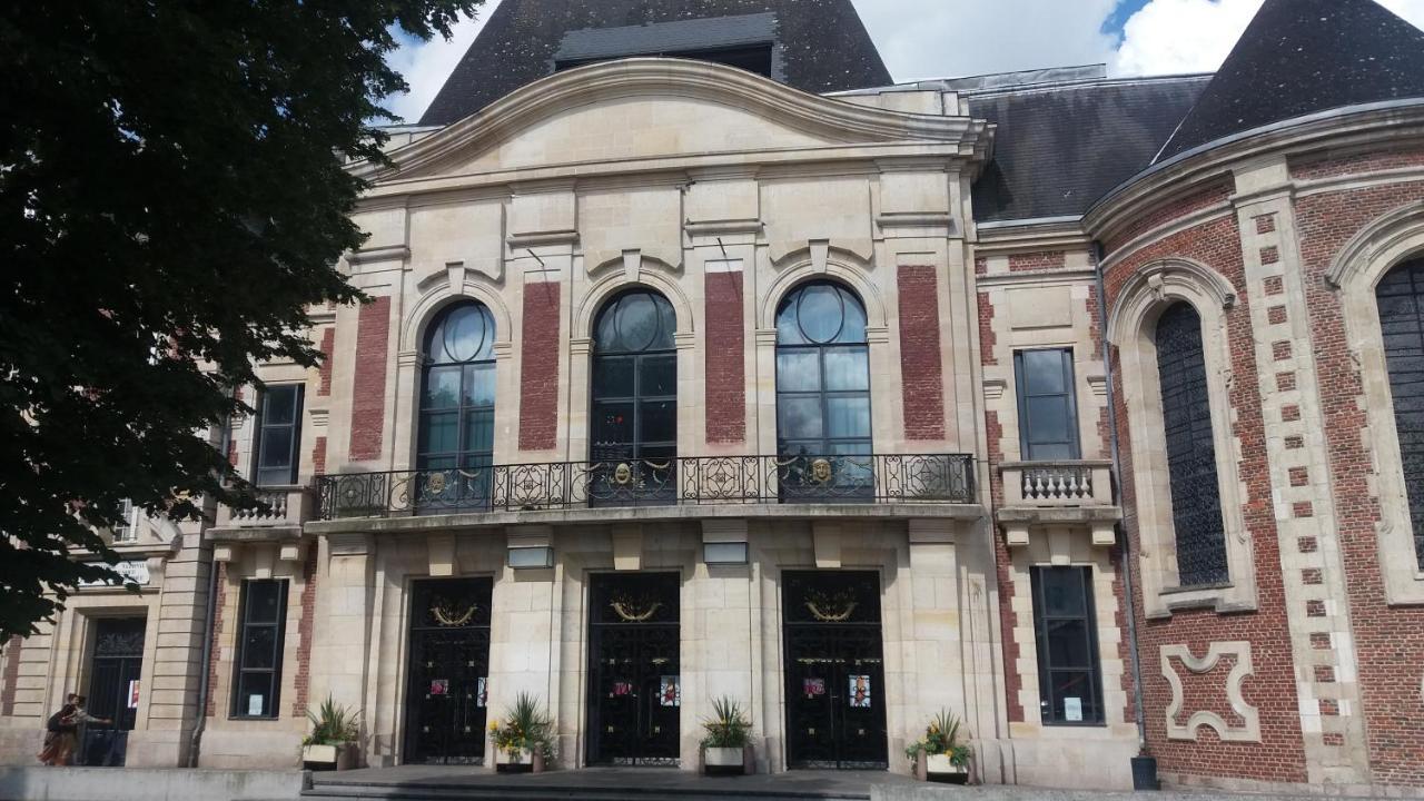 Loft 4 Du Temple Hypercentre & Parking Apartment Cambrai Luaran gambar